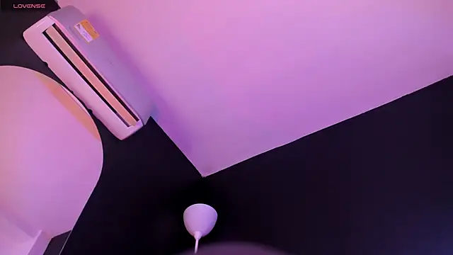 Snapshot of ALICEPOIXXXON chatting on February 6, 12:48 pm ALICEPOIXXXON online show from February 6, 12:48 pm