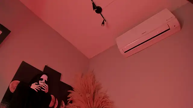 Snapshot of ALICEPOIXXXON chatting on October 15, 12:44 am ALICEPOIXXXON online show from October 15, 12:44 am