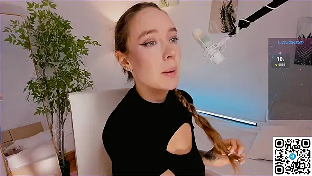 Snapshot of AngelPaull chatting on October 27, 9:30 pm AngelPaull online show from October 27, 9:30 pm