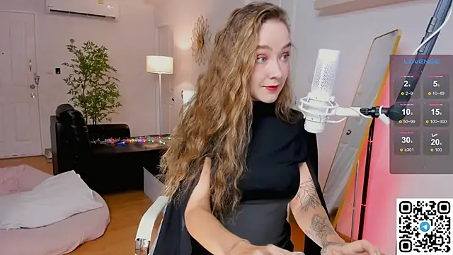 Snapshot of AngelPaull chatting on November 8, 9:24 pm AngelPaull online show from November 8, 9:24 pm