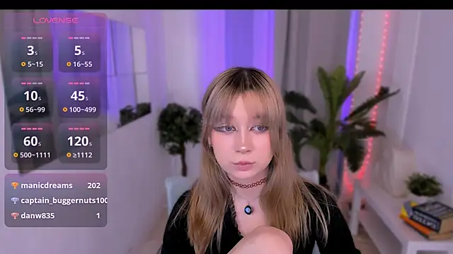 SaintGirl online show from March 17, 3:47 am