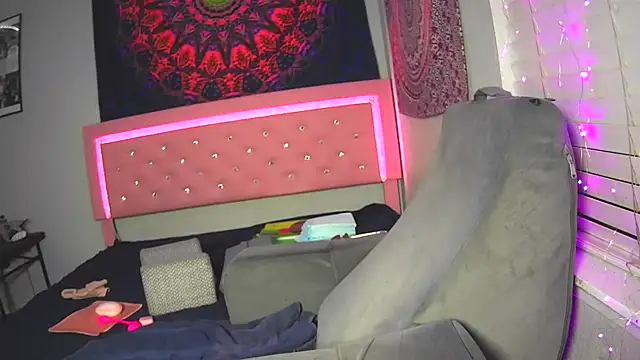 Tatithegoddess online show from March 21, 10:31 am