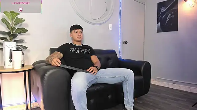 Cristopher strong online show from May 26, 12:45 pm