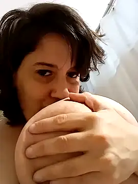 Snapshot of Sole_Love chatting on February 27, 3:14 am Sole Love online show from February 27, 3:14 am