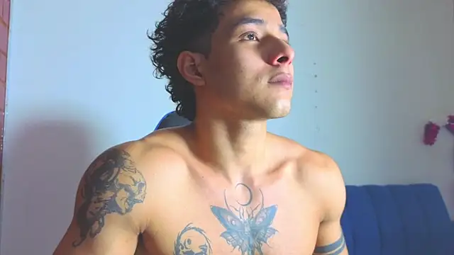 Snapshot of Demitryo chatting on February 2, 5:06 am Demitryo online show from February 2, 5:06 am