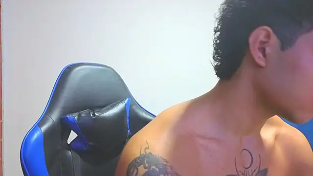 Snapshot of Demitryo chatting on February 10, 2:26 am Demitryo online show from February 10, 2:26 am