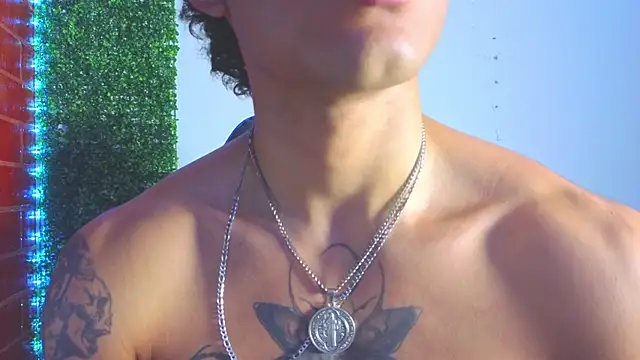 Snapshot of Demitryo chatting on February 16, 3:46 am Demitryo online show from February 16, 3:46 am