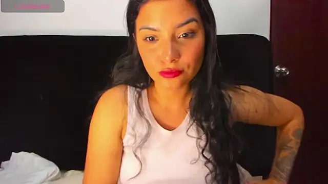 lolaa staars online show from May 15, 1:56 am