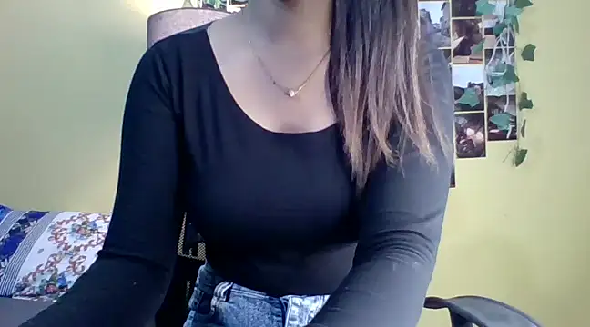 Snapshot of Nicole-wallace chatting on January 17, 8:13 am Nicole-wallace online show from January 17, 8:13 am