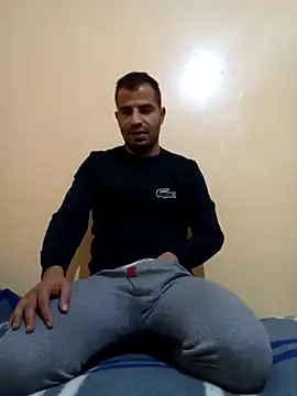 Snapshot of Bisex_activ19 chatting on December 14, 2:21 pm Bisex activ19 online show from December 14, 2:21 pm