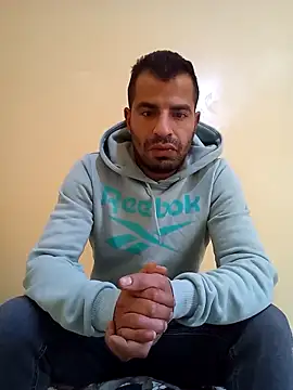 Snapshot of Bisex_activ19 chatting on December 19, 8:56 am Bisex activ19 online show from December 19, 8:56 am