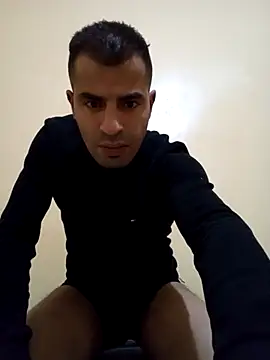 Snapshot of Bisex_activ19 chatting on December 22, 6:06 am Bisex activ19 online show from December 22, 6:06 am
