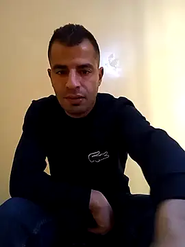 Snapshot of Bisex_activ19 chatting on December 22, 1:22 pm Bisex activ19 online show from December 22, 1:22 pm