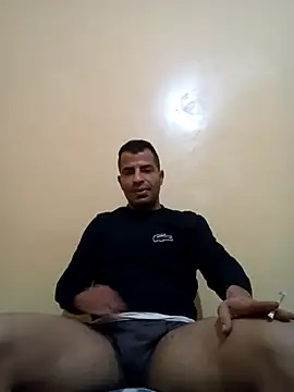 Snapshot of Bisex_activ19 chatting on December 24, 8:55 am Bisex activ19 online show from December 24, 8:55 am