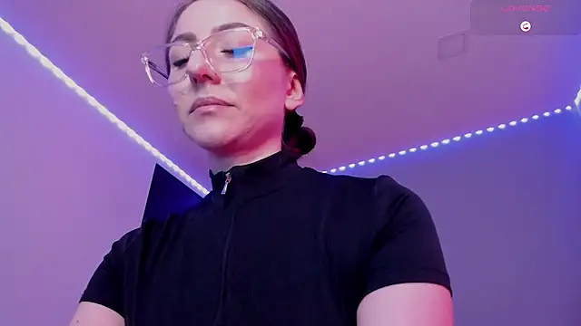 Ich Bin Julia online show from March 3, 2:15 pm