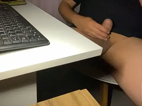 tomazu11 online show from November 3, 12:57 am