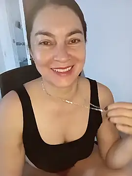 renata hot1 online show from February 4, 7:55 pm