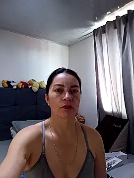 renata hot1 online show from April 7, 7:25 pm