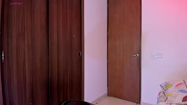 Apriilpeach  online show from February 14, 5:10 pm