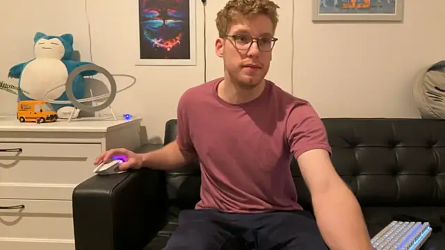 Snapshot of BlueEyedTallGuy94 chatting on January 1, 2:41 am BlueEyedTallGuy94 online show from January 1, 2:41 am