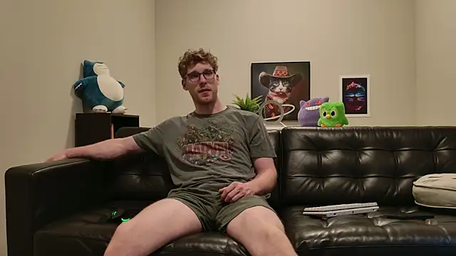 Snapshot of BlueEyedTallGuy94 chatting on September 18, 1:40 am BlueEyedTallGuy94 online show from September 18, 1:40 am