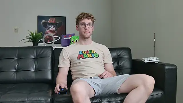 Snapshot of BlueEyedTallGuy94 chatting on September 22, 6:54 pm BlueEyedTallGuy94 online show from September 22, 6:54 pm