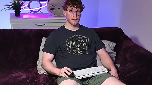 BlueEyedTallGuy94 online show from November 18, 3:12 am