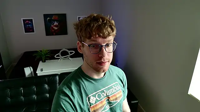 Snapshot of BlueEyedTallGuy94 chatting on March 17, 9:07 pm BlueEyedTallGuy94 online show from March 17, 9:07 pm