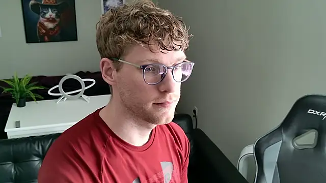 Snapshot of BlueEyedTallGuy94 chatting on March 18, 9:07 pm BlueEyedTallGuy94 online show from March 18, 9:07 pm