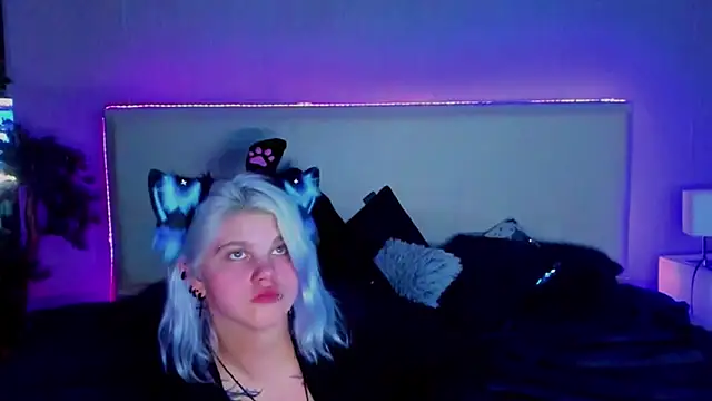 JoannLowe online show from February 19, 11:14 pm