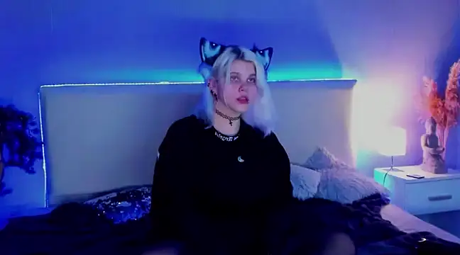 JoannLowe online show from March 11, 2:32 am