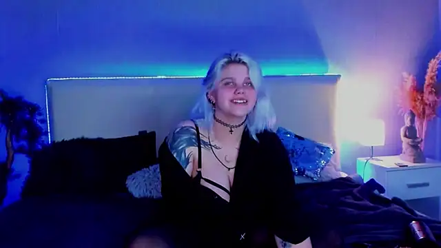 JoannLowe online show from March 13, 11:49 pm