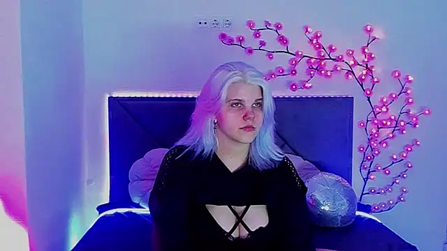 JoannLowe online show from April 13, 6:35 pm