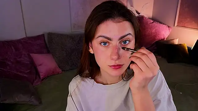 tomorrows day online show from October 20, 9:15 pm