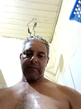 Snapshot of gordonunes chatting on February 8, 2:15 am gordonunes online show from February 8, 2:15 am