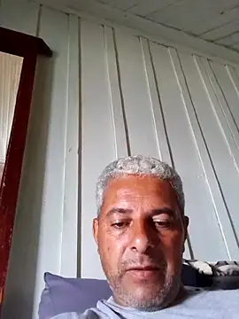 Snapshot of gordonunes chatting on February 8, 3:26 pm gordonunes online show from February 8, 3:26 pm