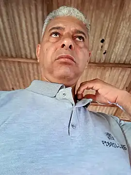 Snapshot of gordonunes chatting on February 15, 11:19 am gordonunes online show from February 15, 11:19 am