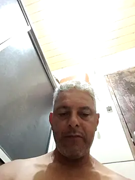 Snapshot of gordonunes chatting on February 20, 6:26 am gordonunes online show from February 20, 6:26 am
