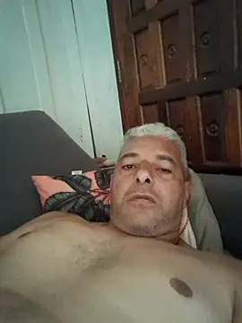 Snapshot of gordonunes chatting on February 26, 11:20 am gordonunes online show from February 26, 11:20 am