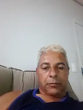 Snapshot of gordonunes chatting on June 15, 11:29 pm gordonunes online show from June 15, 11:29 pm