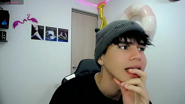 Snapshot of Tayson_Rivers chatting on September 13, 12:32 am Tayson Rivers online show from September 13, 12:32 am