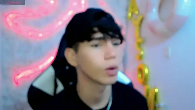 Snapshot of Tayson_Rivers chatting on October 1, 11:22 pm Tayson Rivers online show from October 1, 11:22 pm