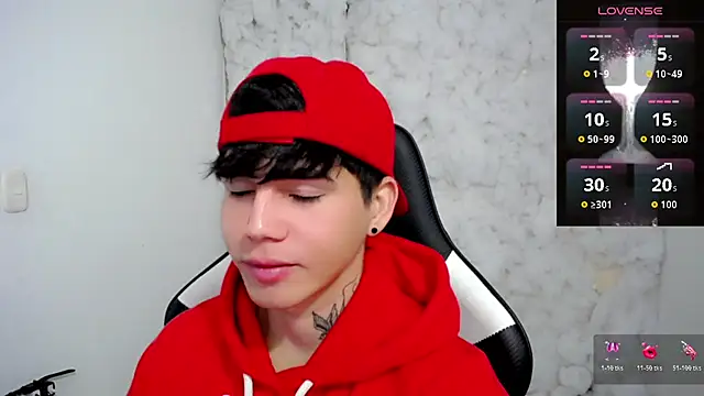 Snapshot of Tayson_Rivers chatting on December 14, 7:18 pm Tayson Rivers online show from December 14, 7:18 pm