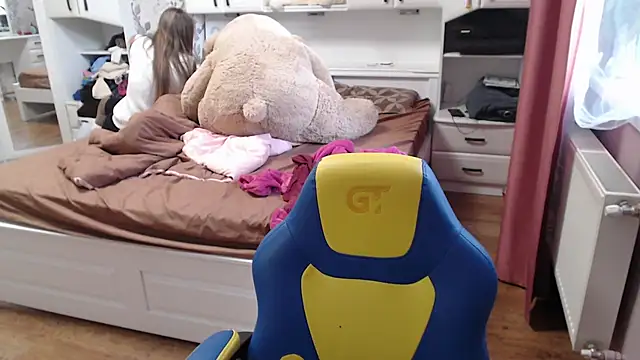 69SexySecret69 online show from February 26, 5:53 am