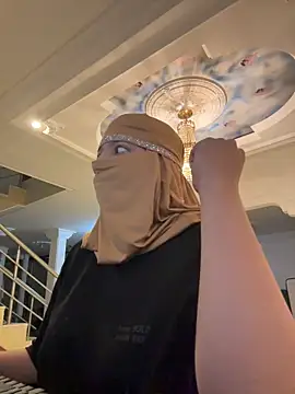 malak nanyy online show from April 15, 2:29 am