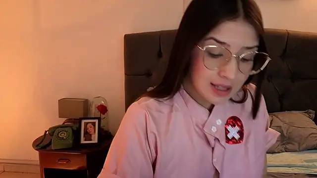 Snapshot of Emma_Lombardi chatting on October 15, 1:44 pm Emma Lombardi online show from October 15, 1:44 pm