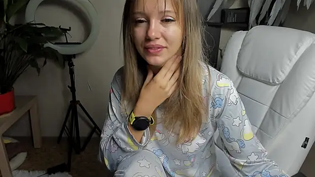 foxy blond online show from September 18, 12:23 am