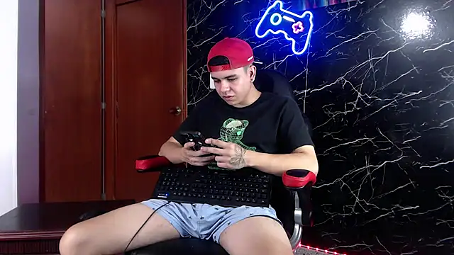 Snapshot of maty_hardx chatting on December 7, 6:48 pm maty hardx online show from December 7, 6:48 pm