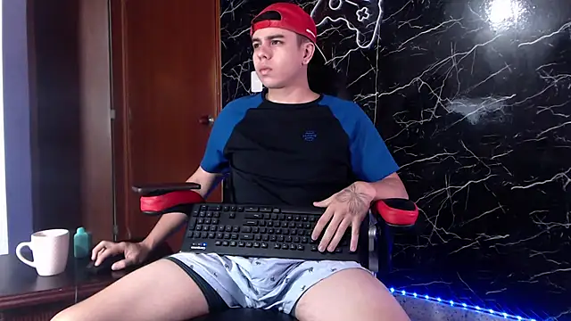 Snapshot of maty_hardx chatting on January 18, 12:04 pm maty hardx online show from January 18, 12:04 pm