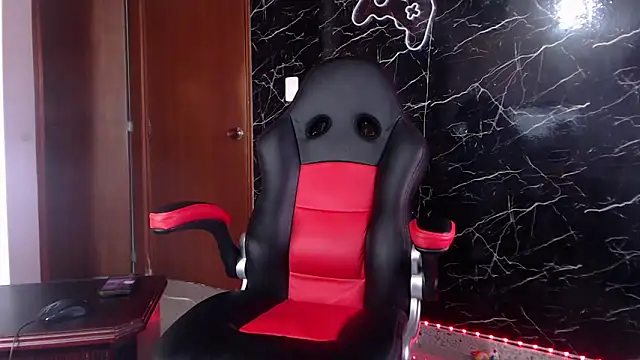 Snapshot of maty_hardx chatting on February 6, 1:54 pm maty hardx online show from February 6, 1:54 pm